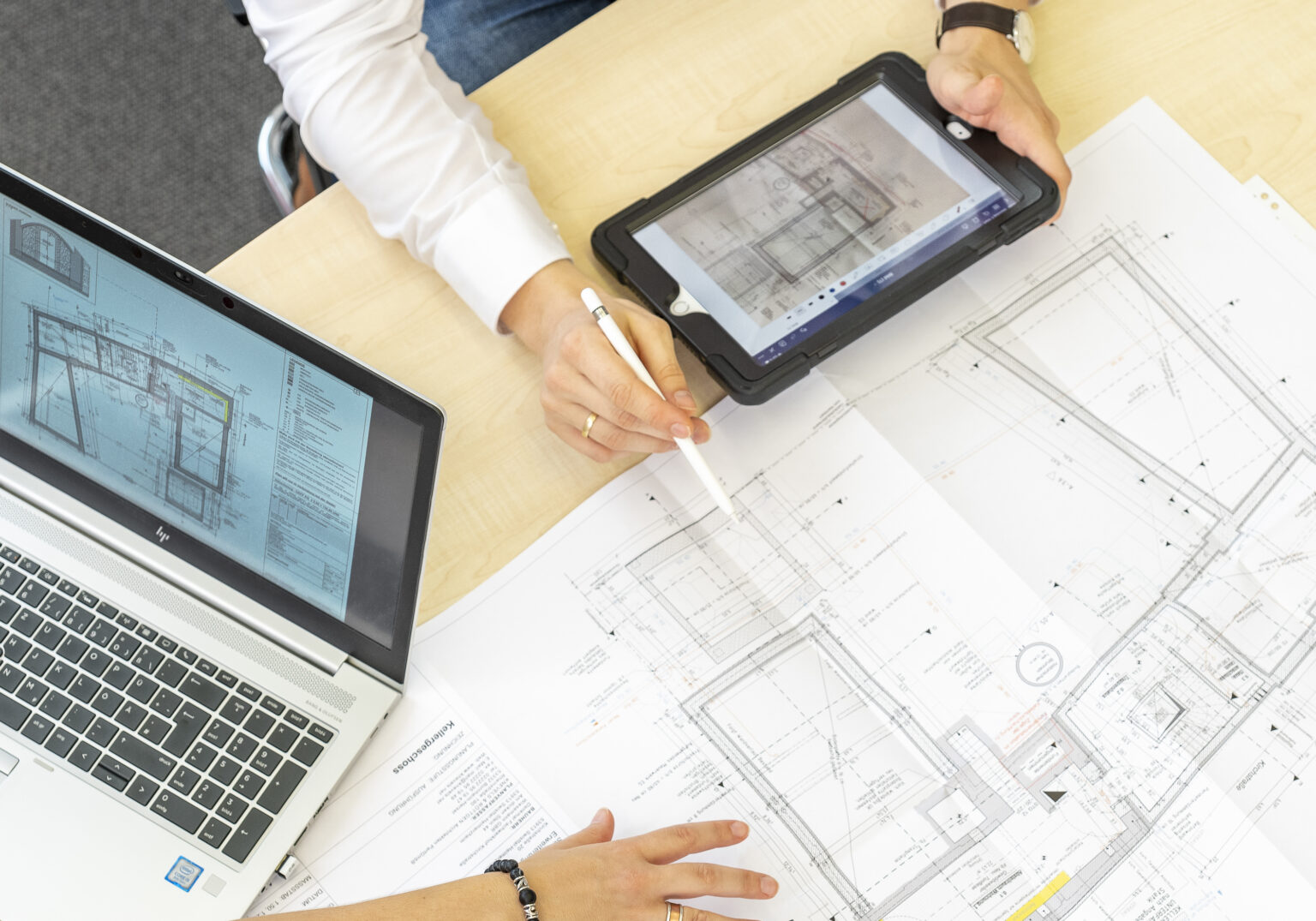 1060_020_AUSWAHL_05-Motiv_Equipment-6x7-1-1536x1075.2-c-default