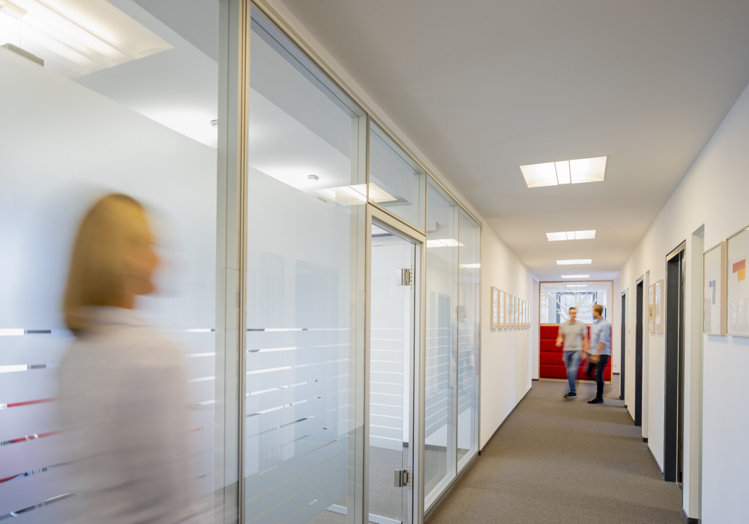 2177_061_AUSWAHL_17-Motiv_Karriere-Flur-16x8_16x5-1536x1075.2-c-default